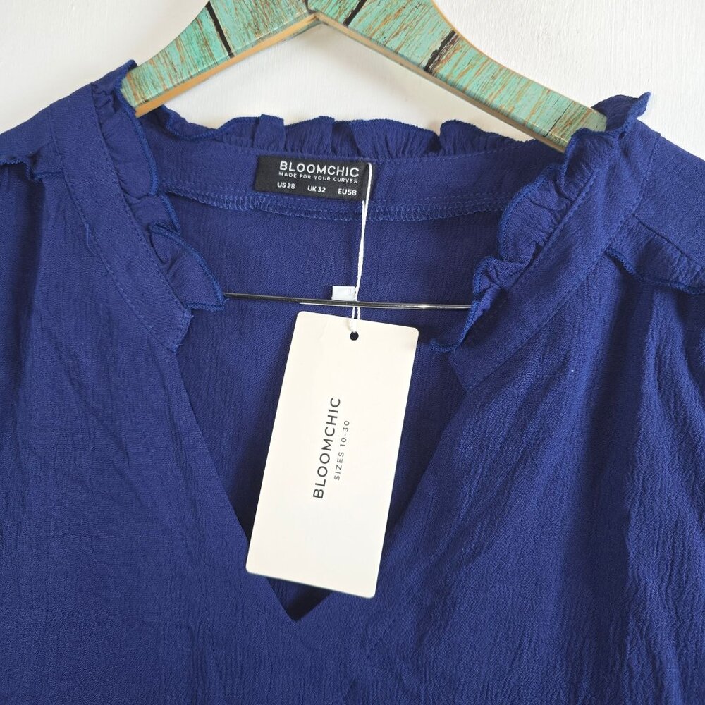 Bloomchic Crepe Feel, Straight Cut, Sleeveless-Ruffle Sleeve V-Neck, US 28, NWT - Picture 3 of 6